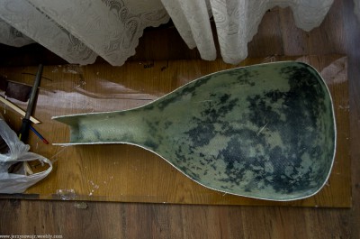 Tak to wygląda już po odcięciu nadmiaru tkaniny. Teraz zaczynam szlifowanie i wyrównywanie powierzchni.