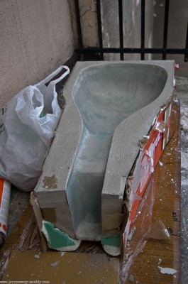 Pokrycie matrycy gruntem, malowanie lakierem, woskowanie, pokrycie warstwą silikonu w sprayu.