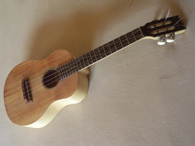 ukulelki tenory