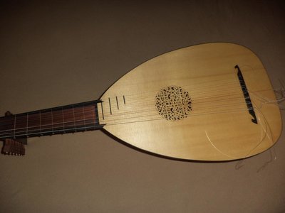 Lutnia