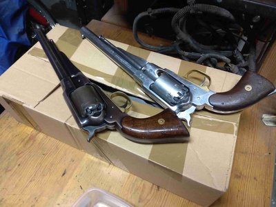 IMG_20180411_204552.jpg (368.09 KiB) Przejrzano 6857 razy Na swoją kolej czekają też inne sprzęty - trochę mniej muzykalne :)