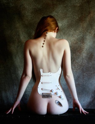 guitar_woman4.jpg